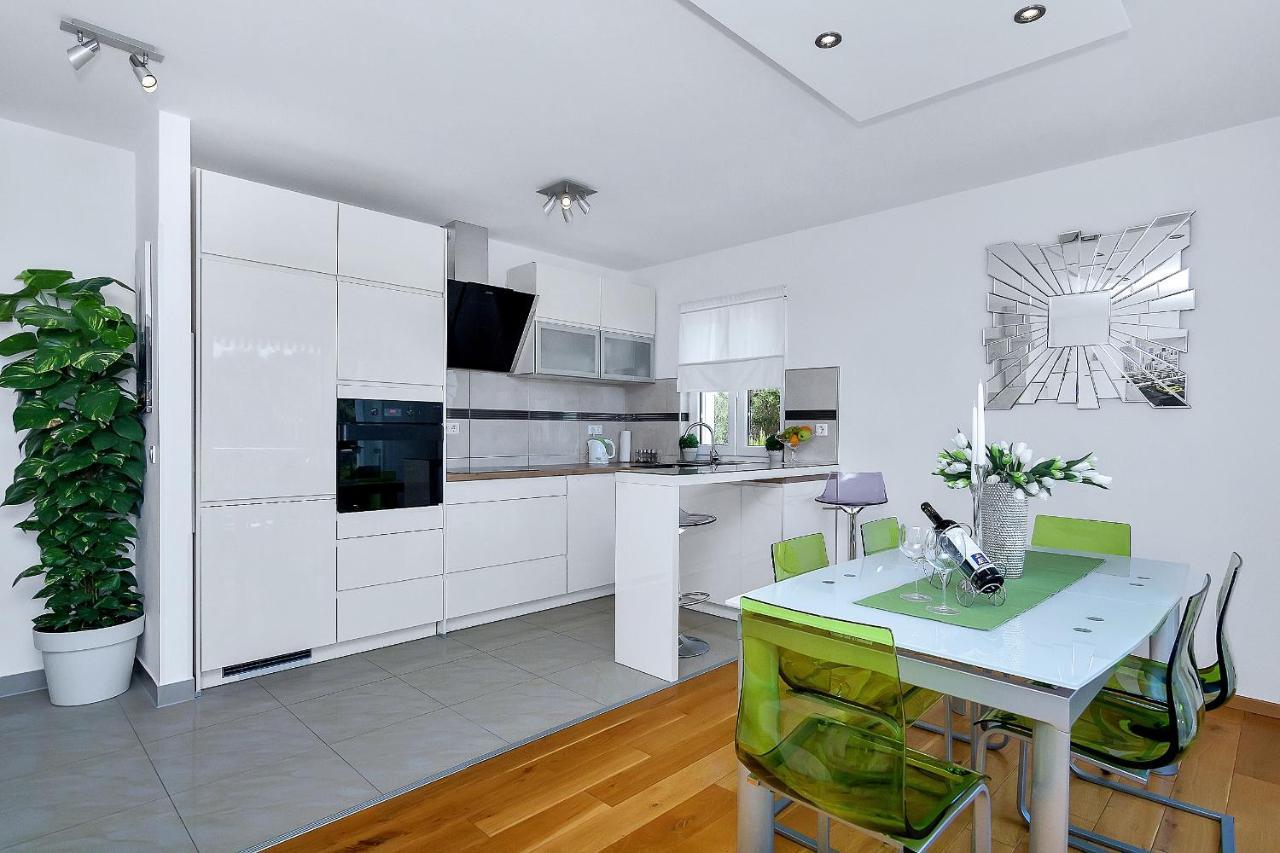 Apartment Ivana Makarska Bagian luar foto
